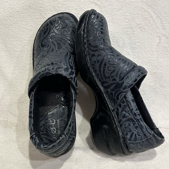 BOC Born Concept Peggy Paisely Clogs Embossed Slip On Blue BC4630 Women Size 7 - Picture 1 of 14